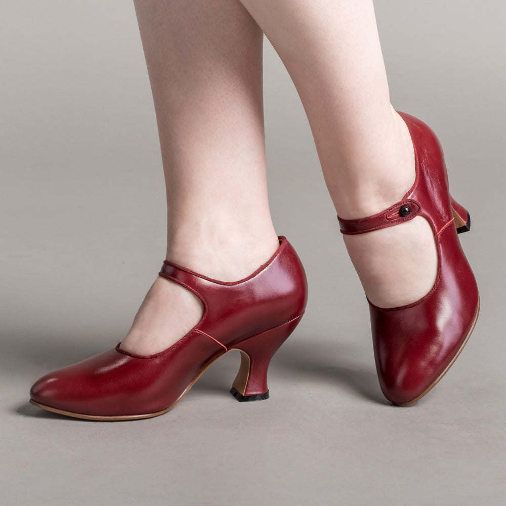 Mary Jane platform heels retro Y2K lolita jirai harajuku shoes, Women's  Fashion, Footwear, Heels on Carousell