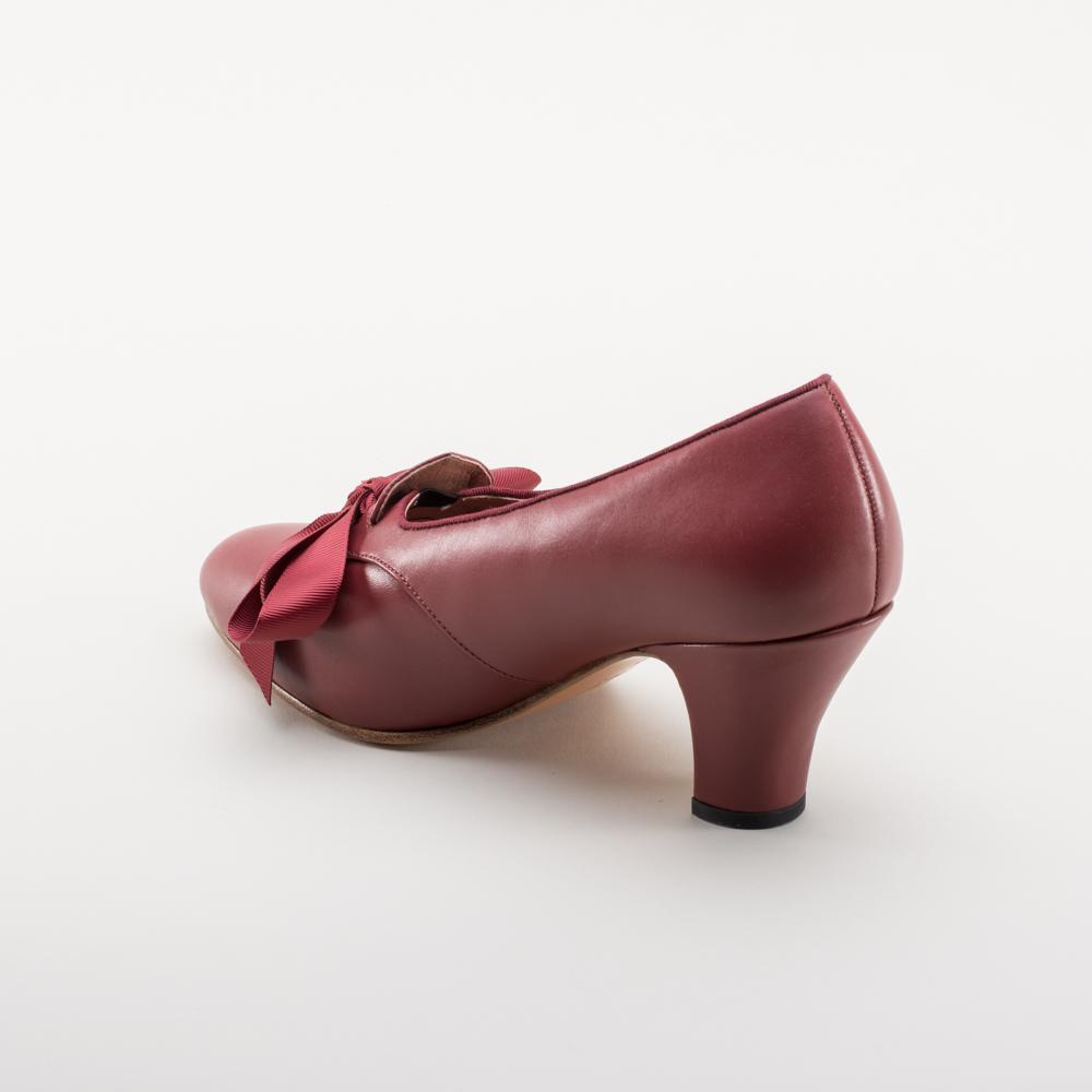 Retro pumps shoes top