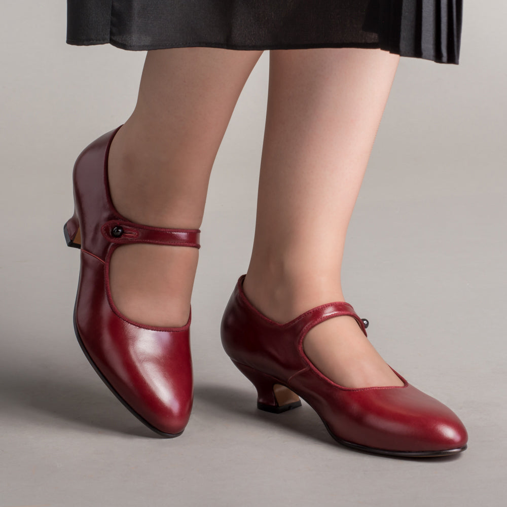 Mary Janes with square heel in black patent leather | Jonak